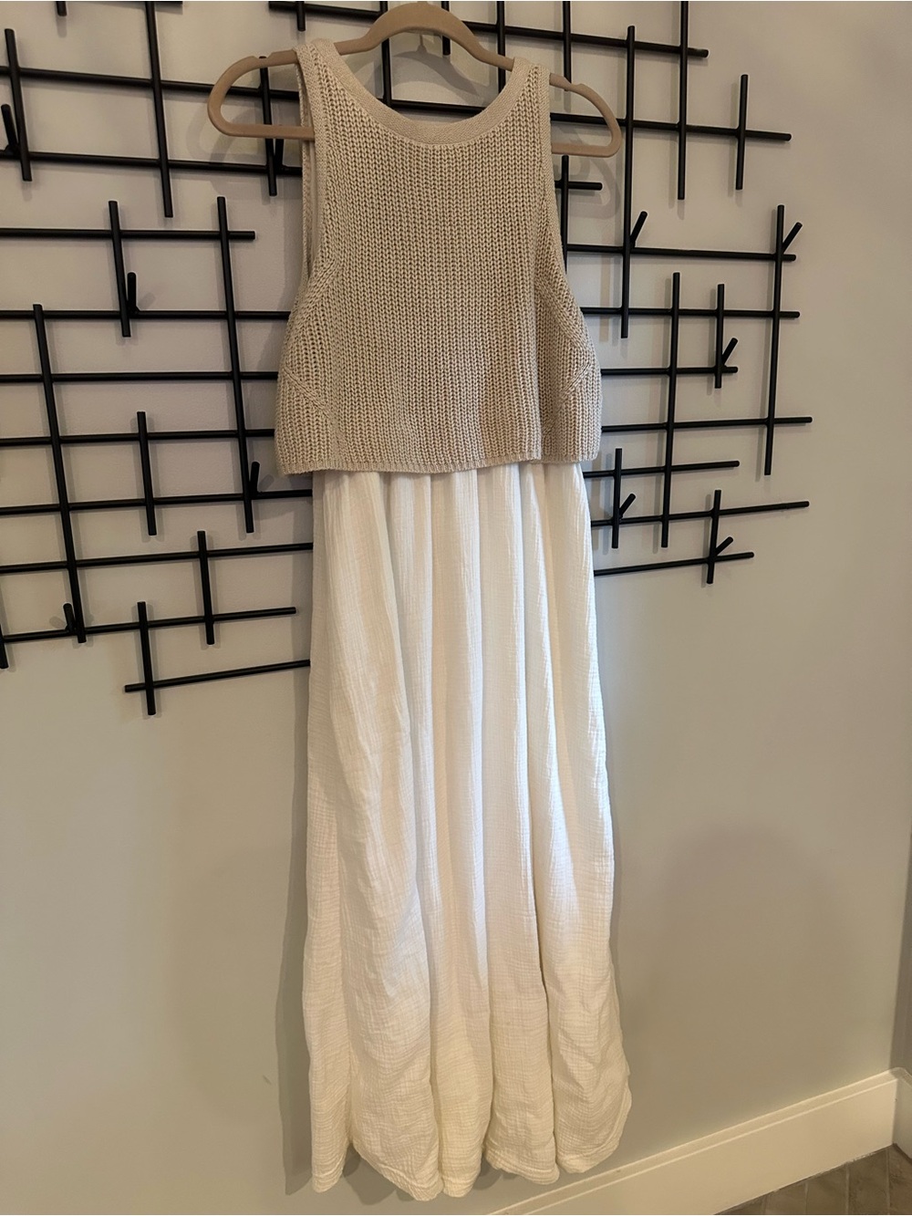 Sleeveless Knit Crop Top Maxi Dress - White & Beige